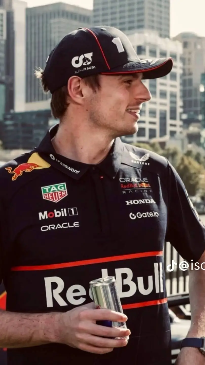 ai character: max verstappen𐙚 background