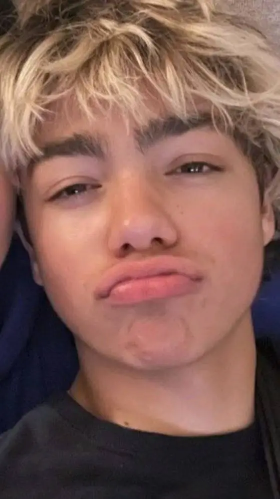 ai character: Malachi barton background