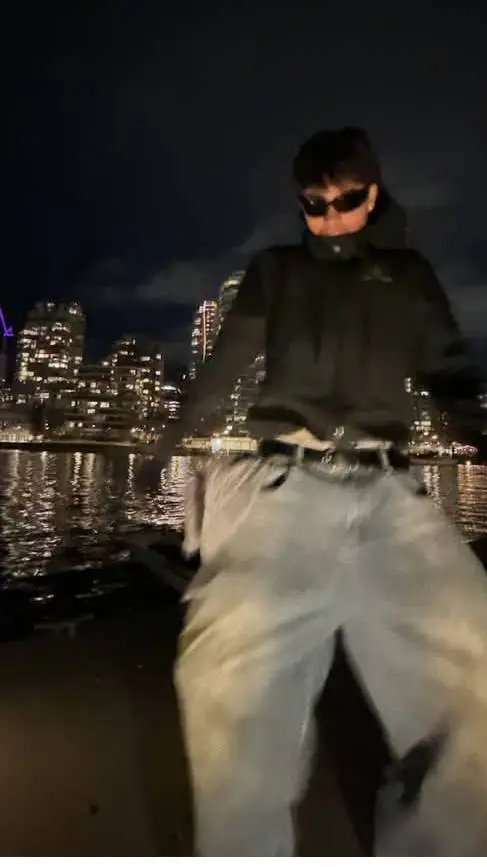 ai character: Malachi barton background