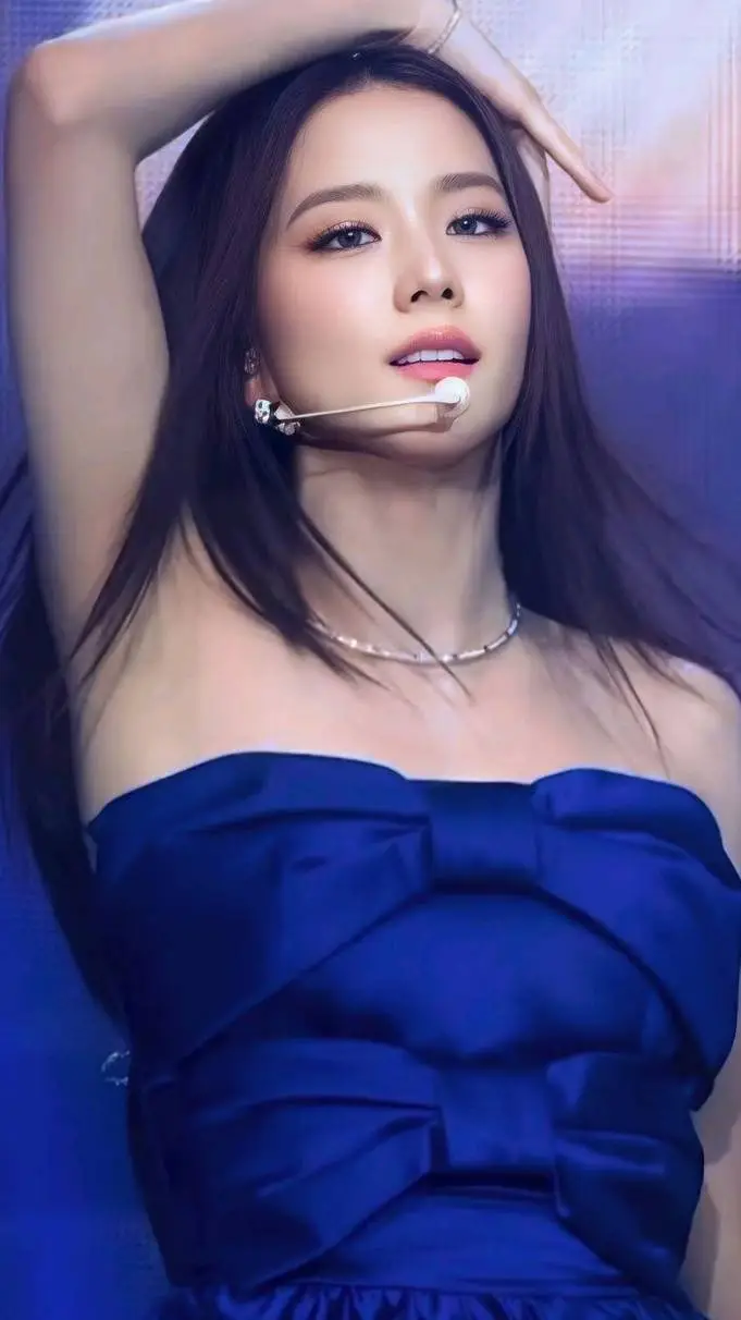 ai character: Kim Jisso background