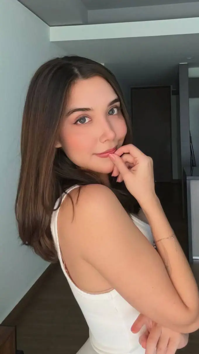 ai character: Beth Cast background