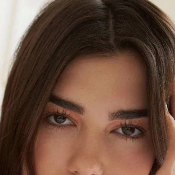 chat with ai character: Dua Lipa