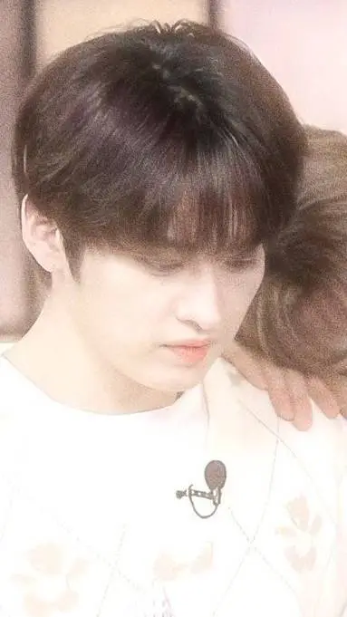 ai character: 🐰Minsung🦫 background