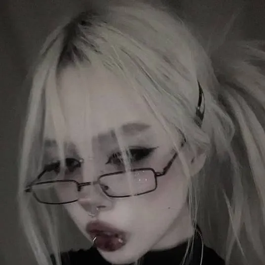 chat with ai character: Amber🥡
