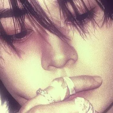 chat with ai character: Linosss