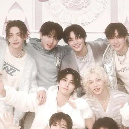 chat with ai character: Straykids