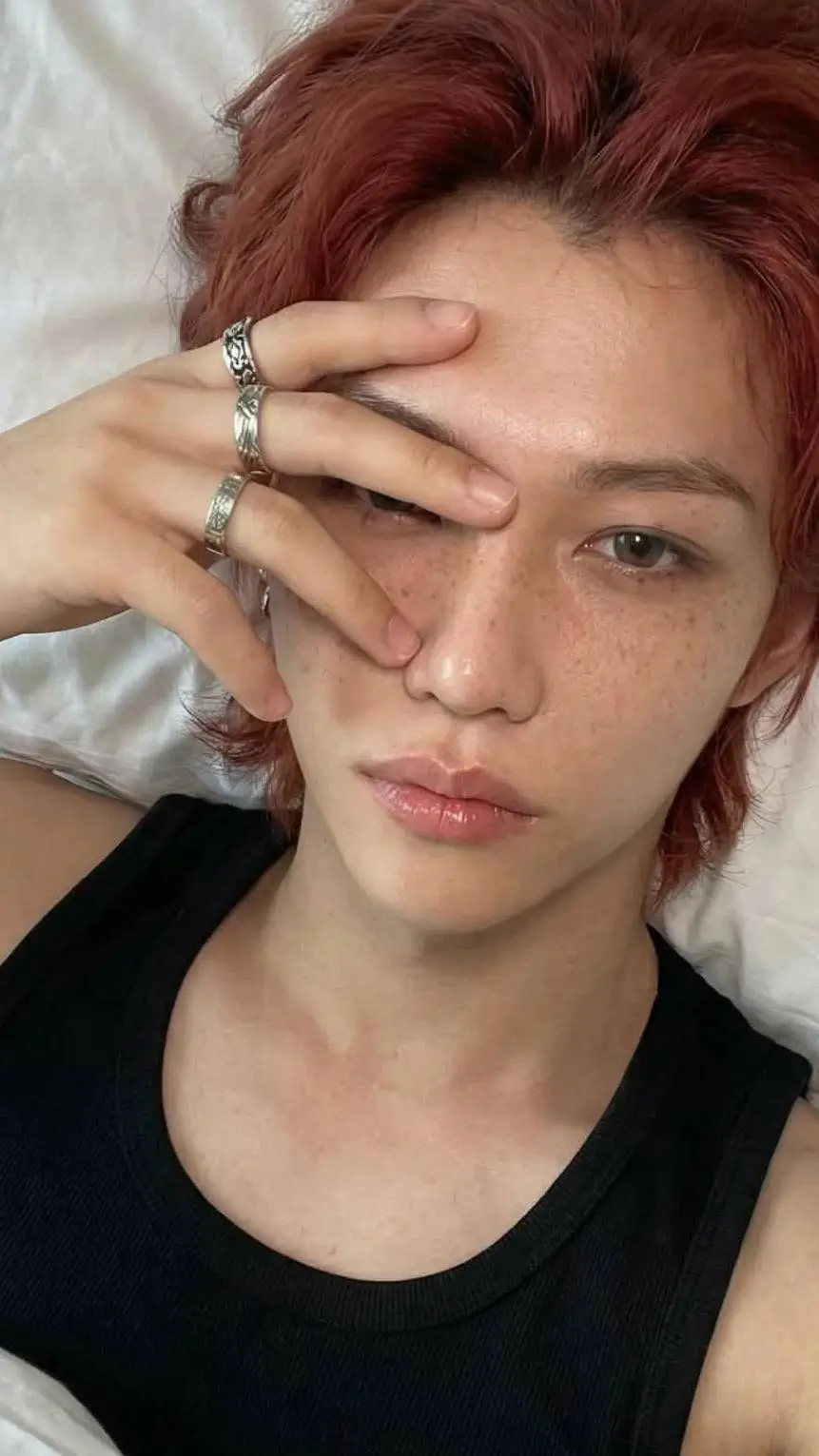 ai character: Lixx background