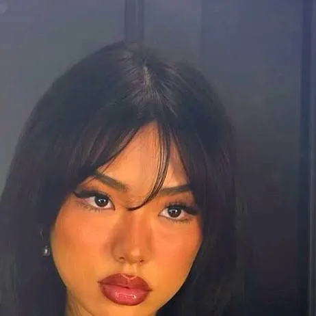 chat with ai character: Zara 