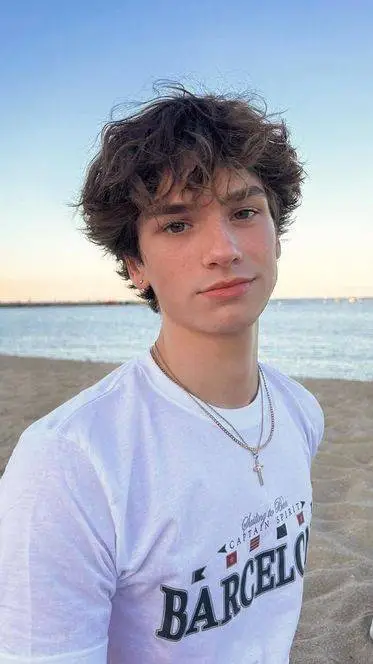 ai character: Ashton  background