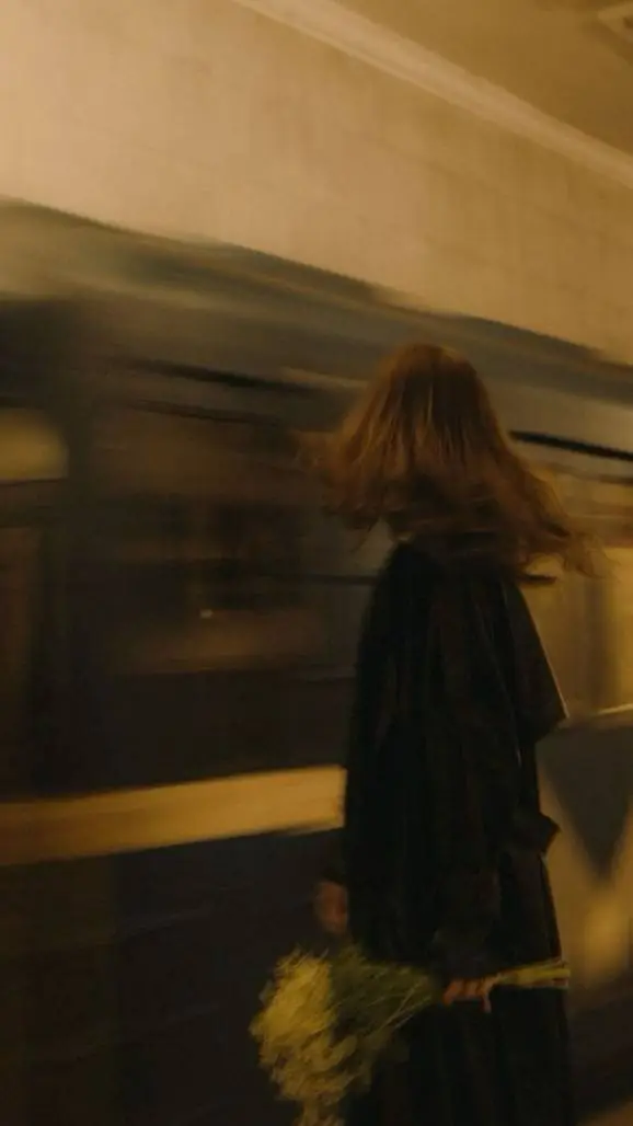 ai character: lonely girl 🚵🏻‍♀️ background