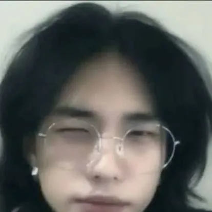 chat with ai character: ✨~★Hyunjin★~✨