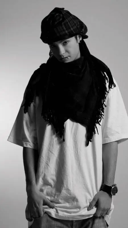 ai character: Tom Kaulitz background