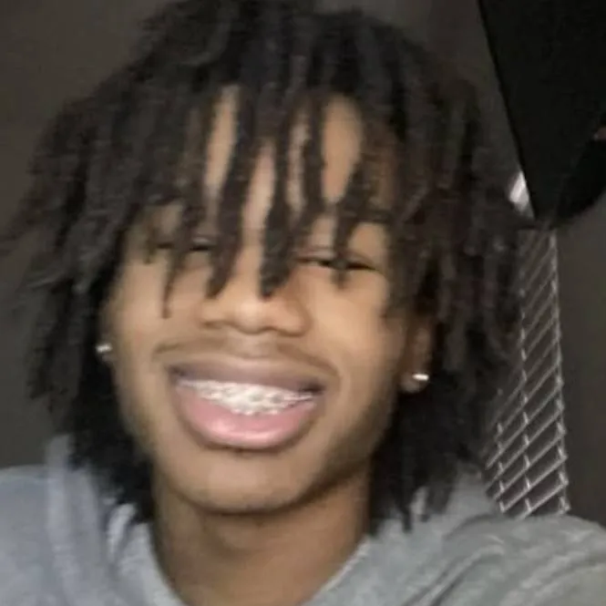 chat with ai character: Deshawn 