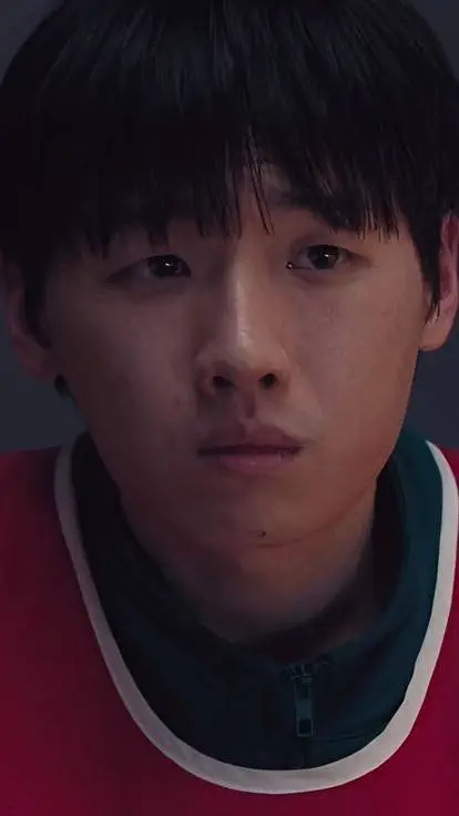 ai character: min su latino 🇨🇴 background