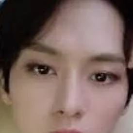 chat with ai character: Lee Know ❤️