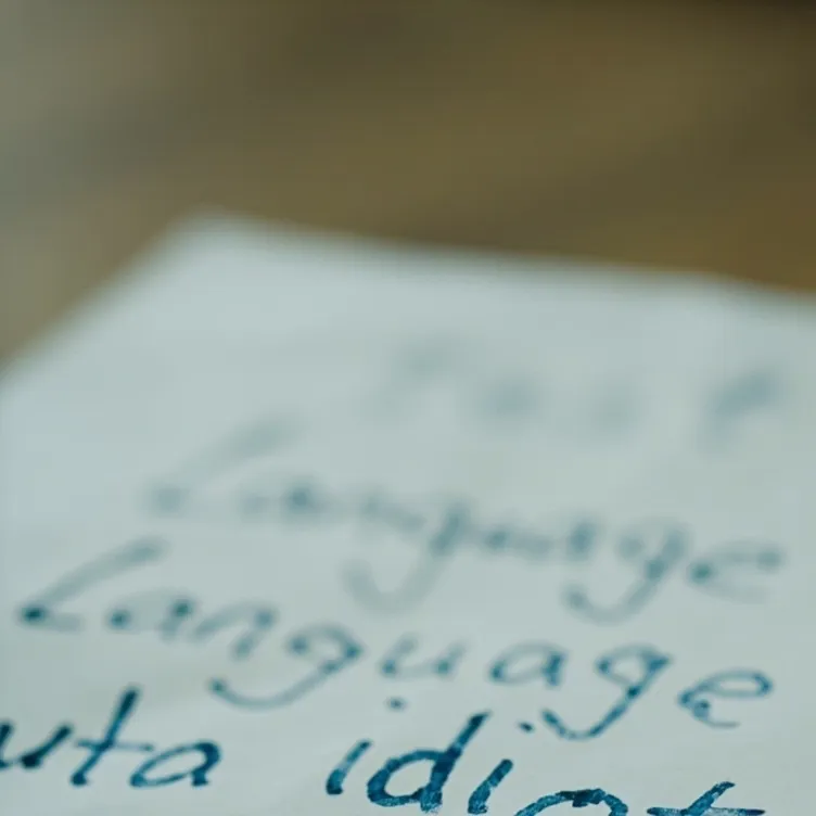 chat with ai character: test language 2