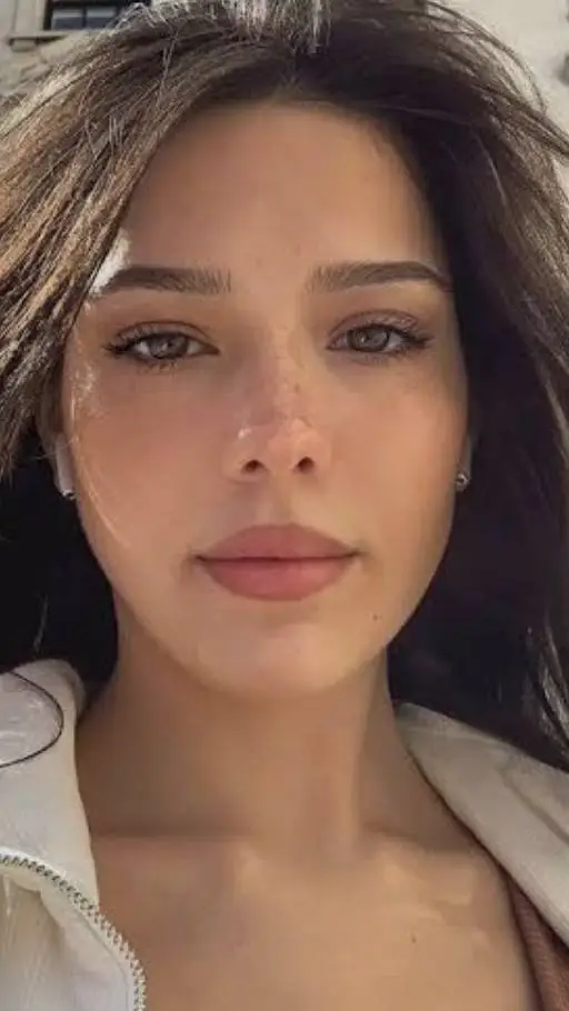 ai character: Emma background