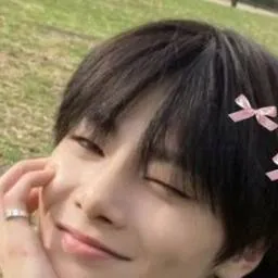 chat with ai character: yang jeong in