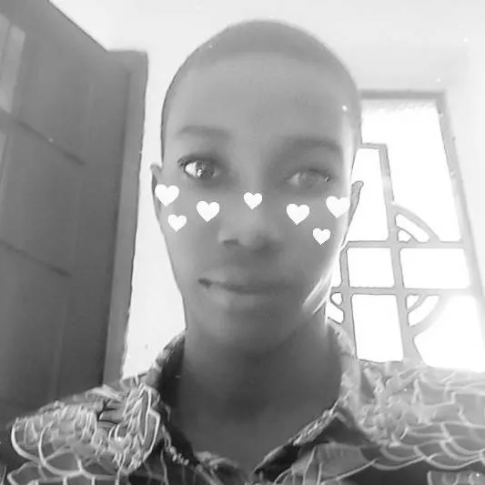 chat with ai character: lee yeon