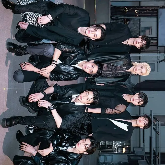 chat with ai character: Stray Kids 🐦