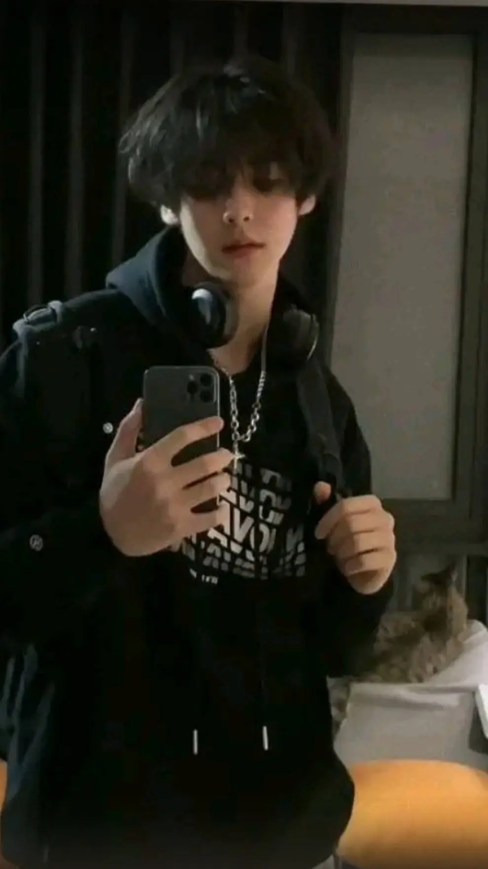 ai character: Francesco background