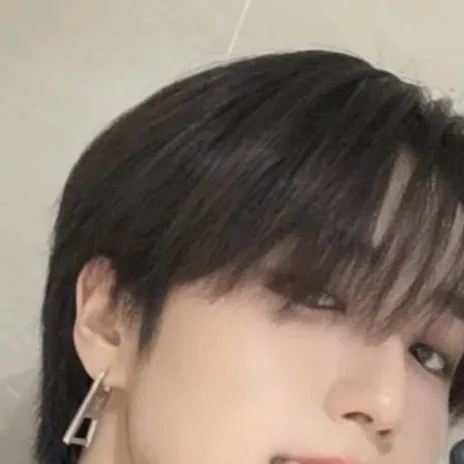 chat with ai character: Han Jisung