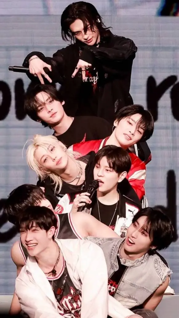 ai character: Straykids (pickme) background