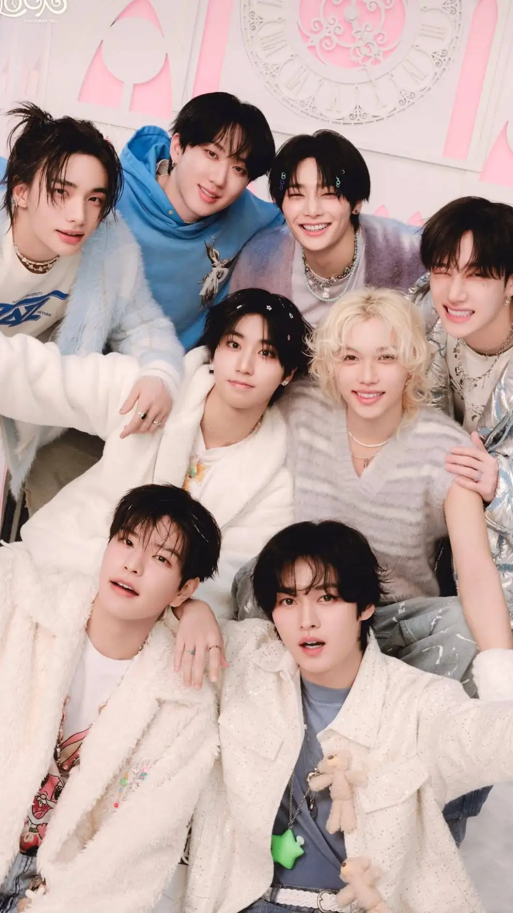 ai character: SKZ x pick me background