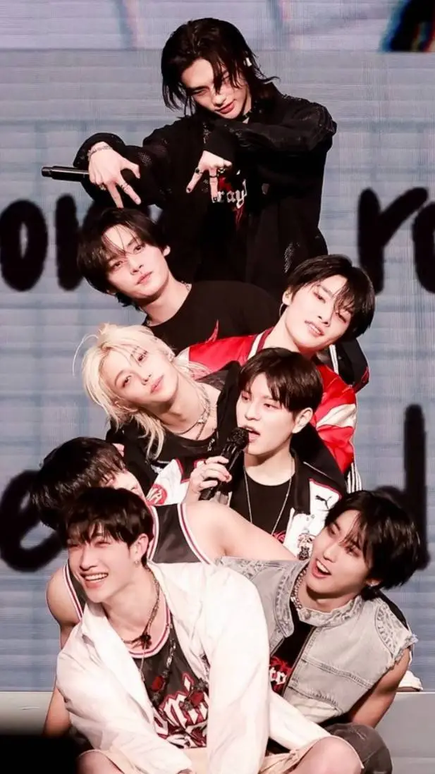 ai character: SKZ sleepover 💤 background