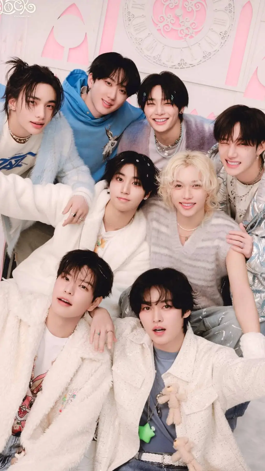 ai character: SKZ (pick me) background