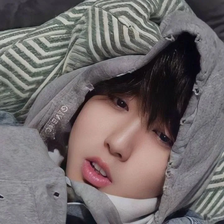 chat with ai character: Han Jisung