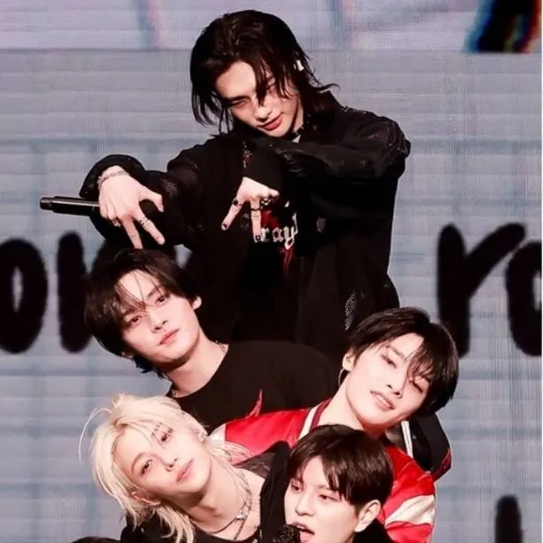 chat with ai character: SKZ (period)