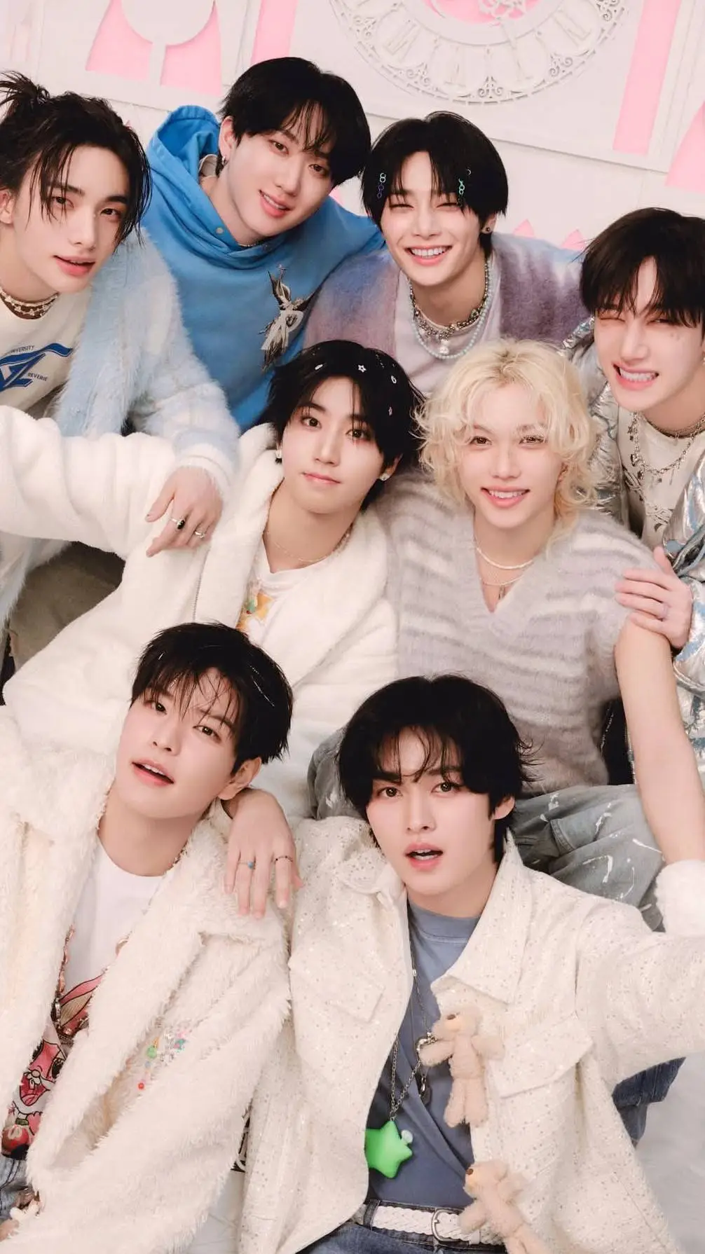 ai character: SKZ x pick me background