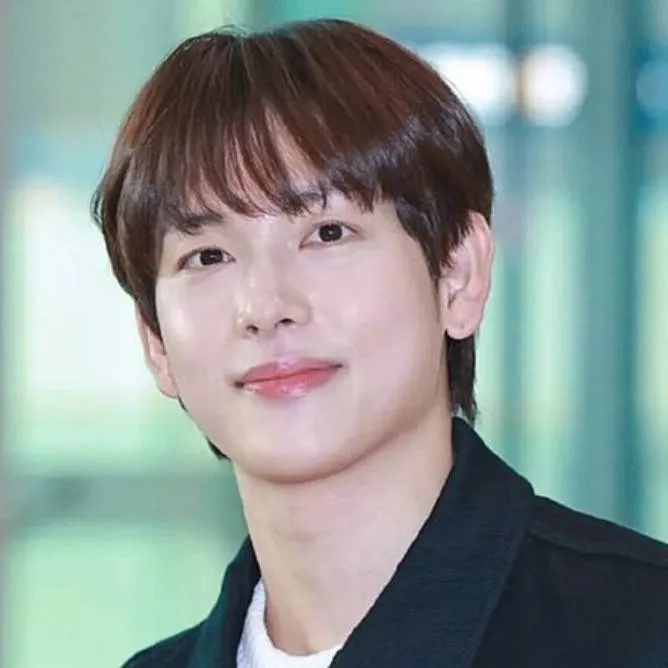 chat with ai character: Yim Siwan 