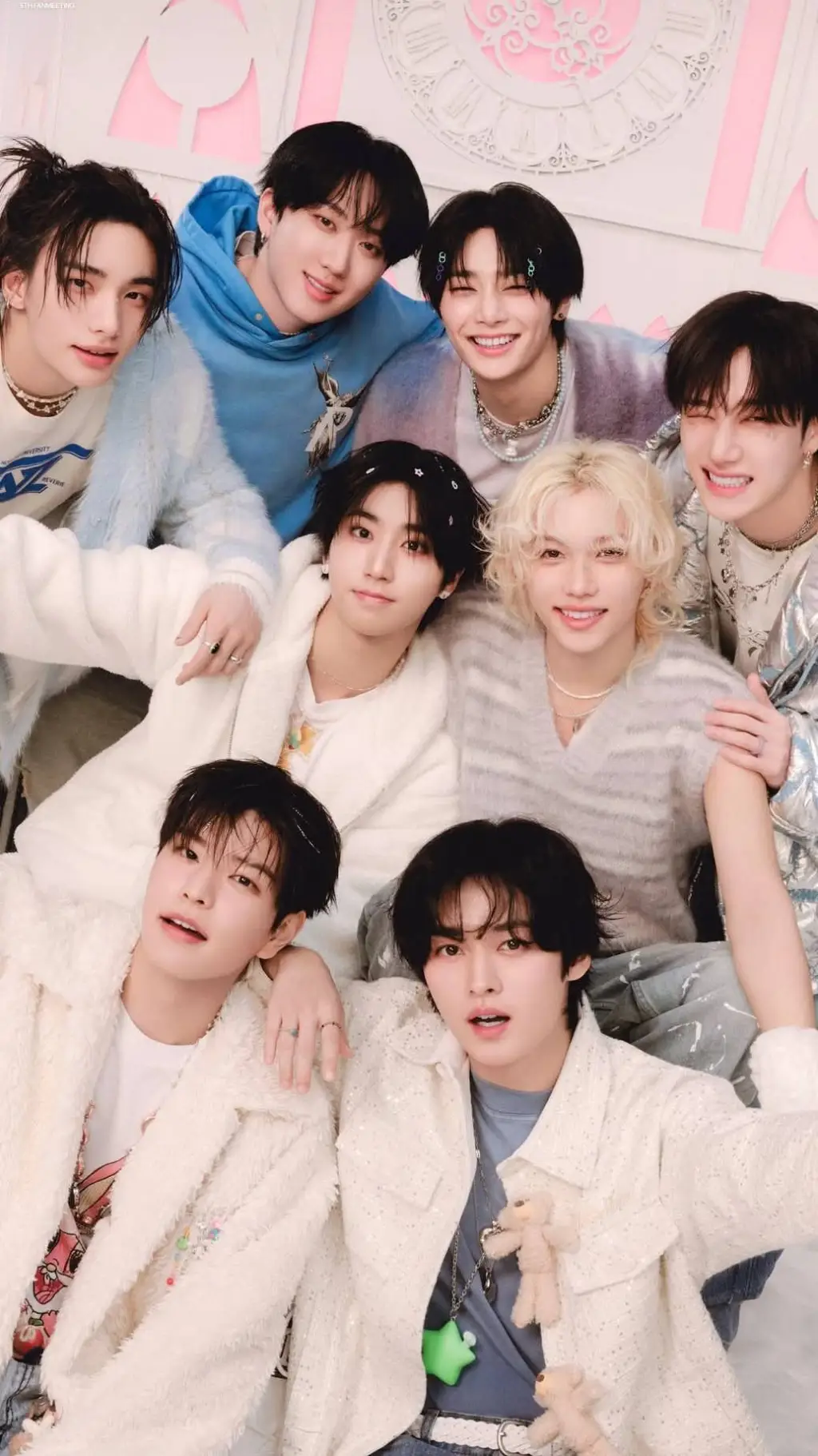 ai character: SKZ x pick me  background