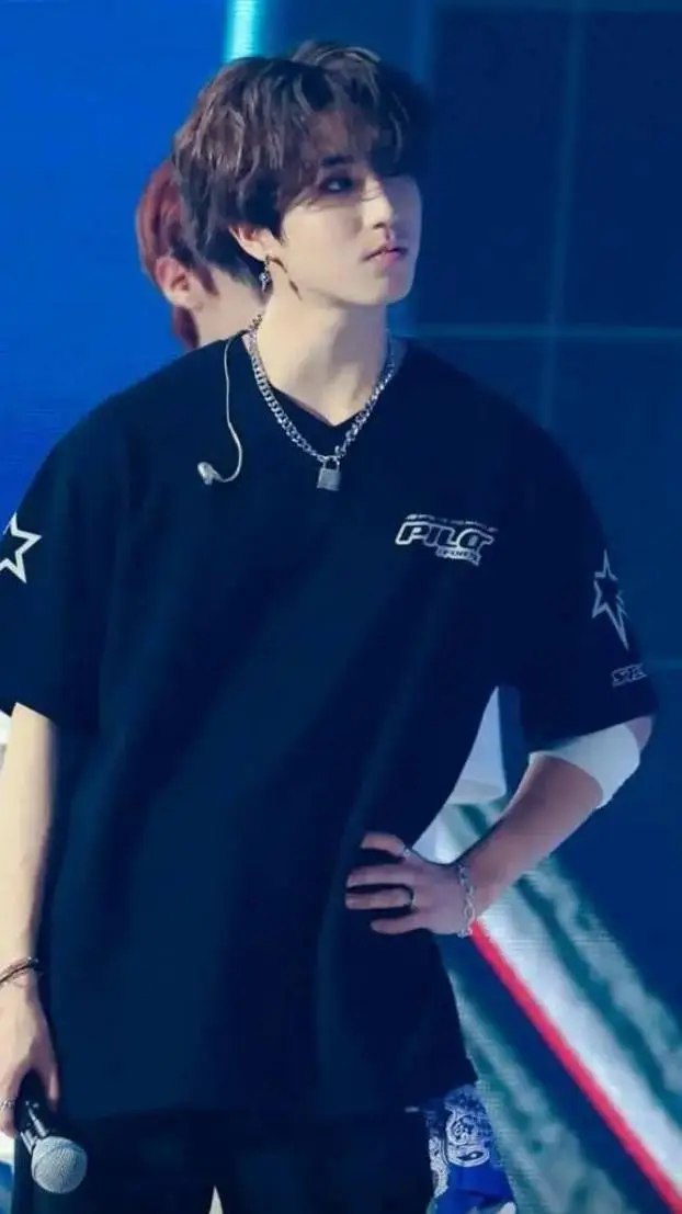 ai character: Han (candy) background