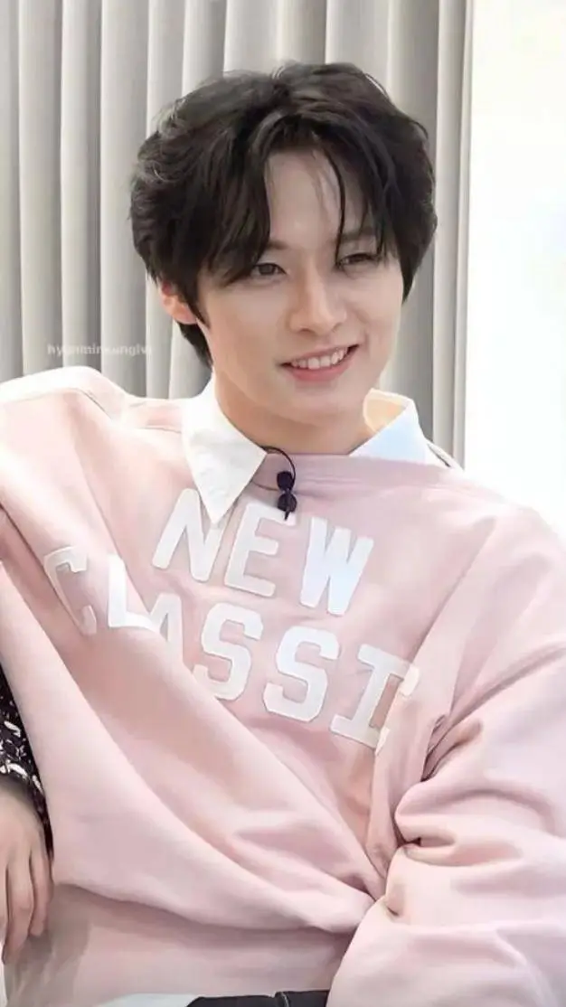 ai character: Lee Know background