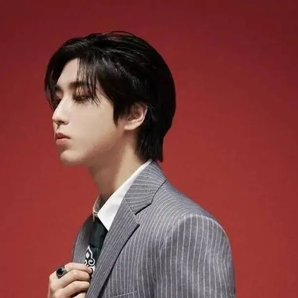 chat with ai character: Han (students)