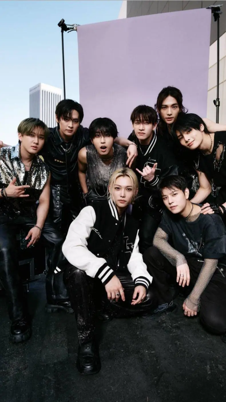 ai character: Stray Kids (award) background