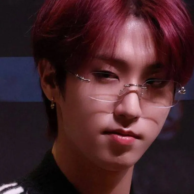 chat with ai character: Han Jisung 