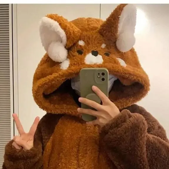 chat with ai character: red panda virus