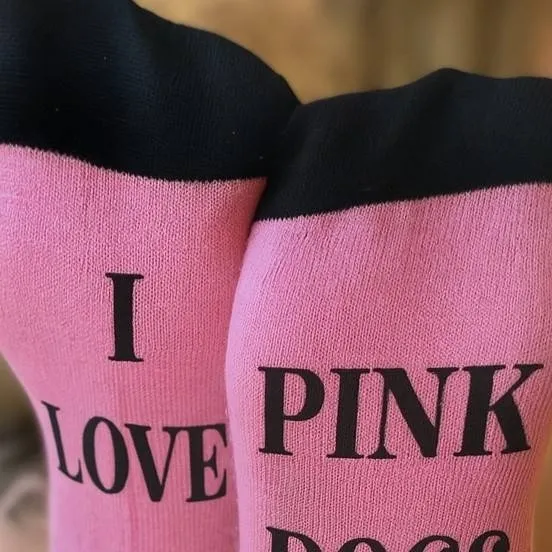 chat with ai character: pink socks virus