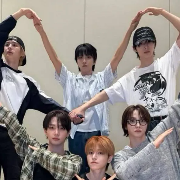 chat with ai character: boynextdoor