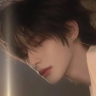 chat with ai character: Noah