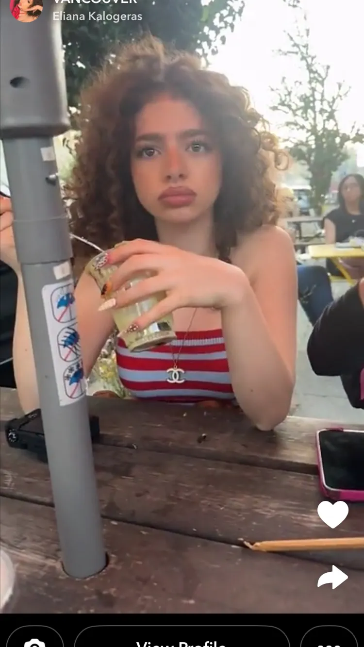 chat with ai character: Demitra kalogeras