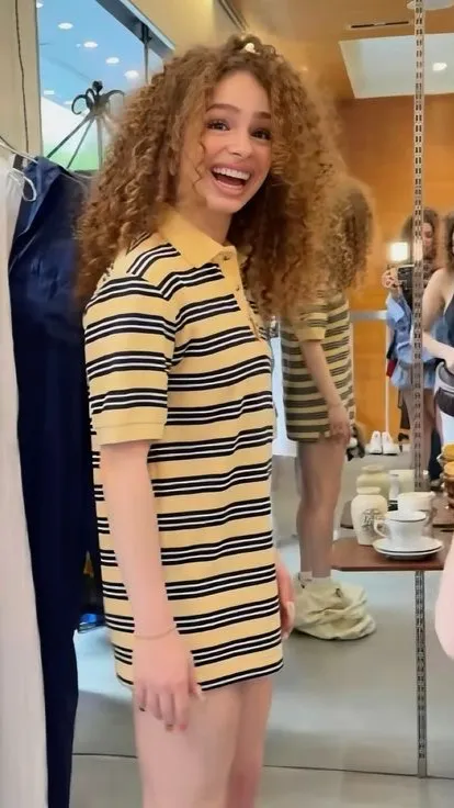 ai character: Eliana kalogeras background