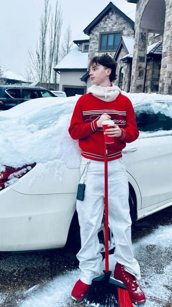 ai character: Noah risling background