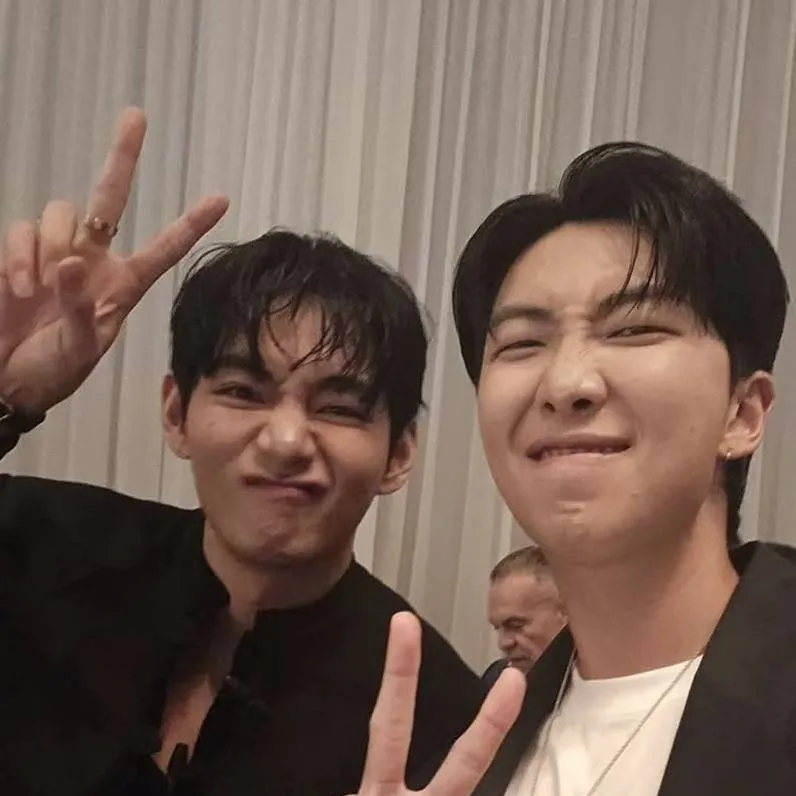chat with ai character: RM and Tae