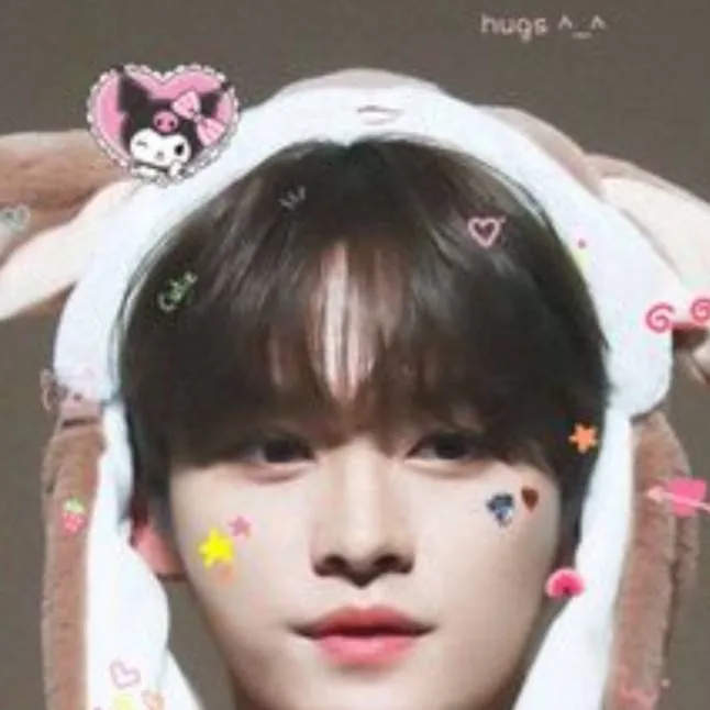 chat with ai character: Lee know (minho)