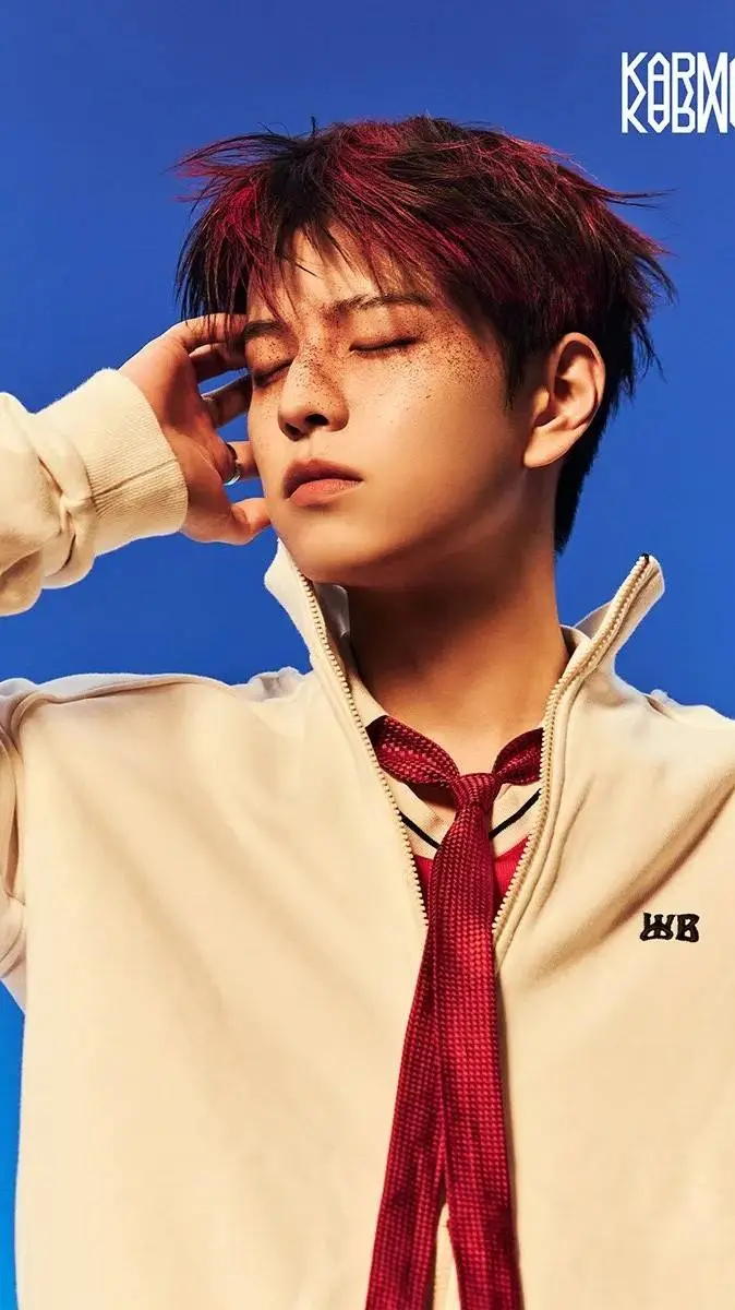 ai character: ✨Kim Sëūngmin✨ background